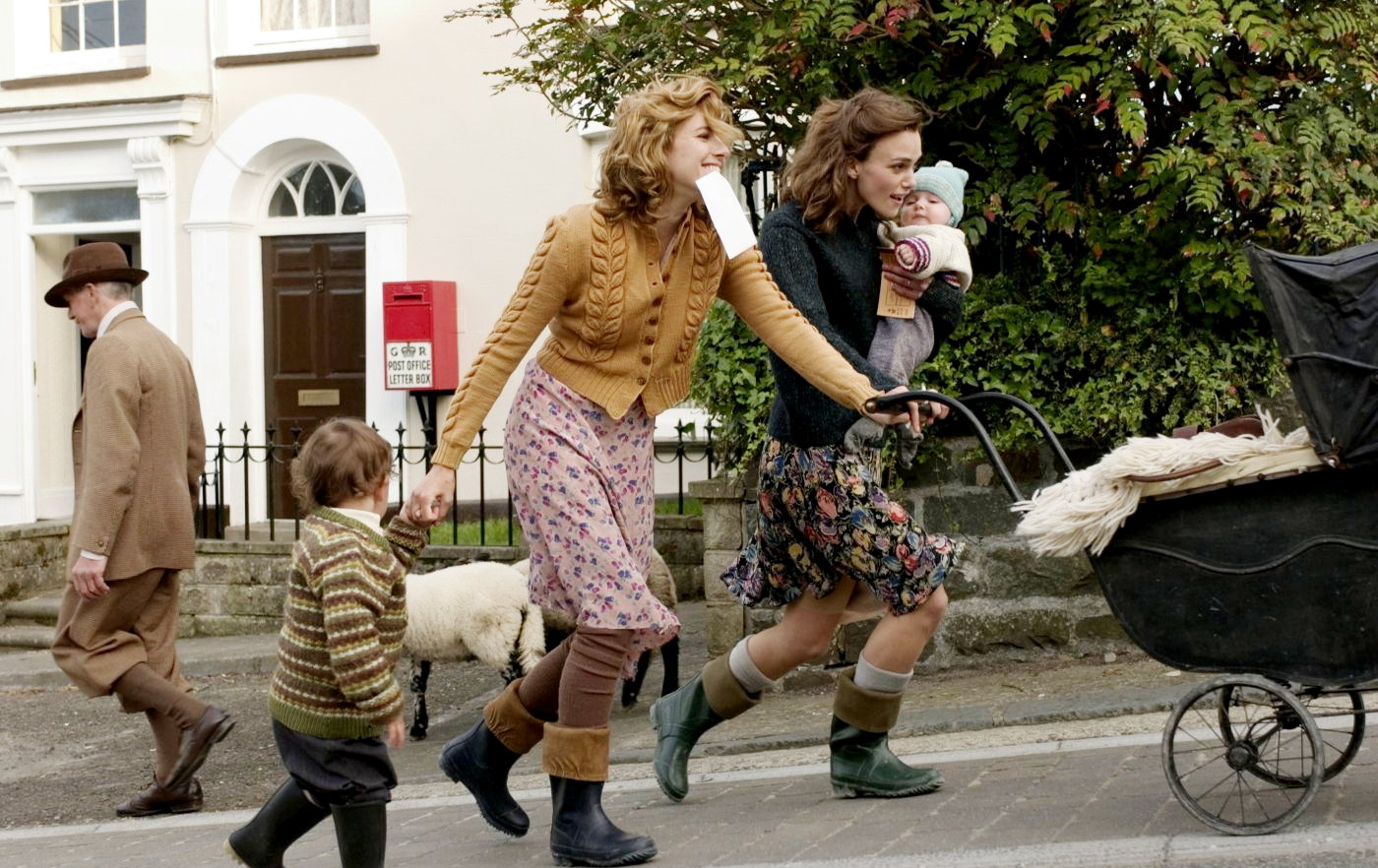 Sienna Miller stars as Caitlin MacNamara and Keira Knightley stars as Vera Phillips in Lionsgate Films' The Edge of Love (2009)