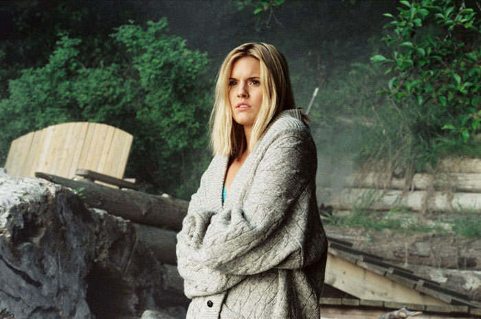 Maggie Grace as Elizabeth Williams in The Fog (2005)