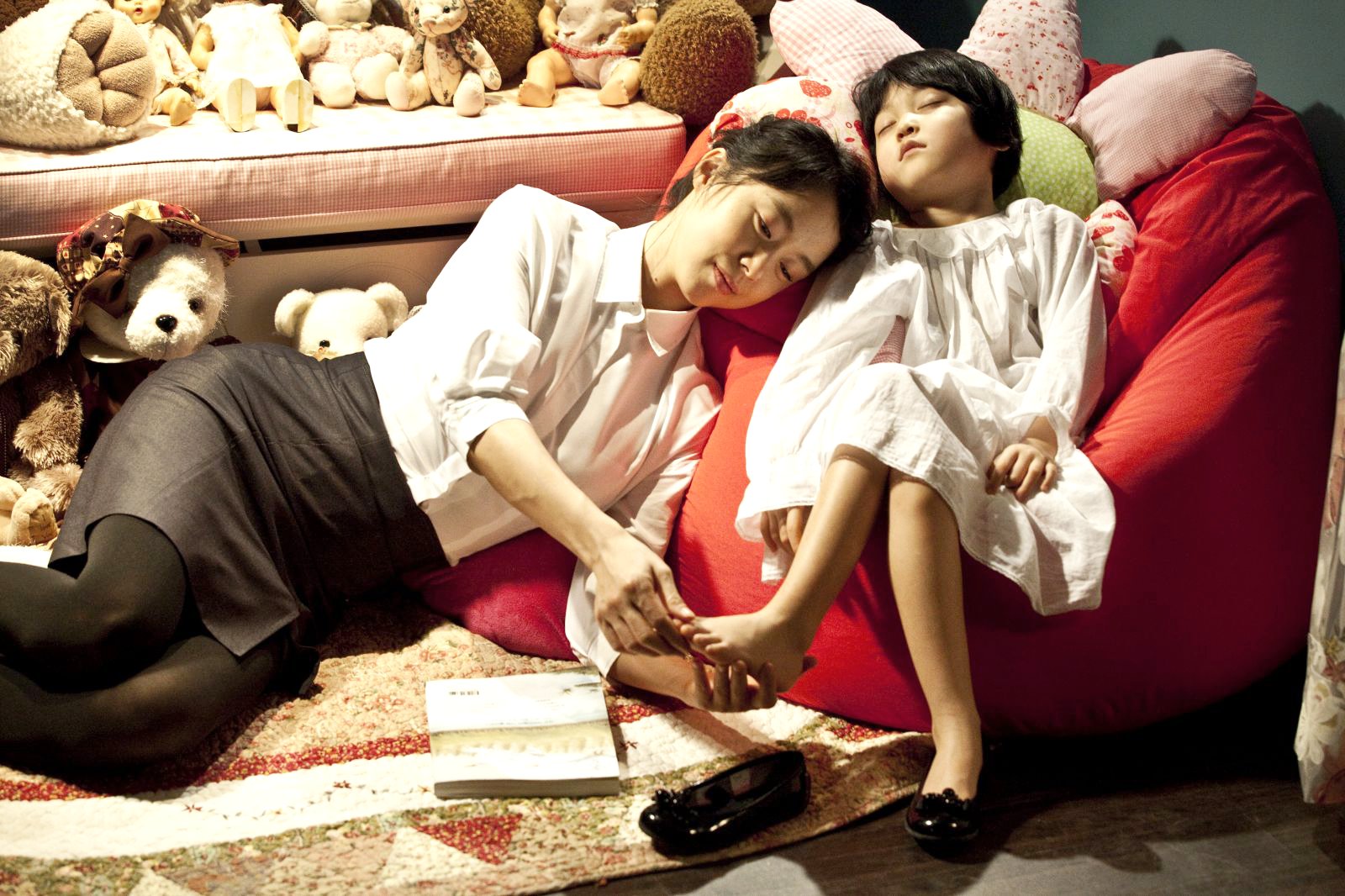 Jeon Do-yeon stars as Eun-yi and Ahn Seo-hyeon stars as Nami in IFC Films' The Housemaid (2011)