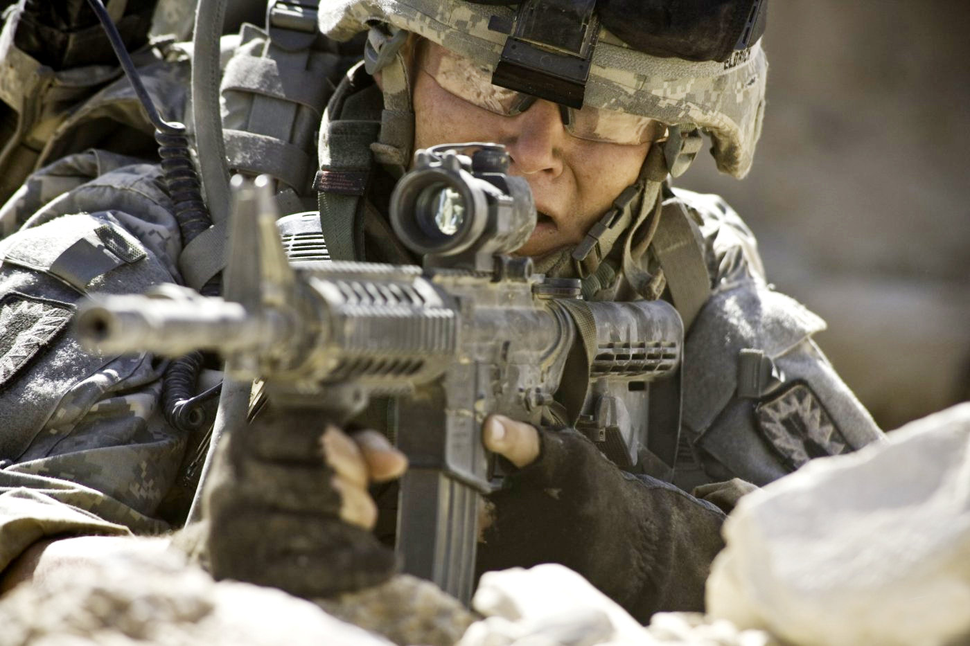 Jeremy Renner stars as Staff Sergeant William James in Summit Entertainment's The Hurt Locker (2009)