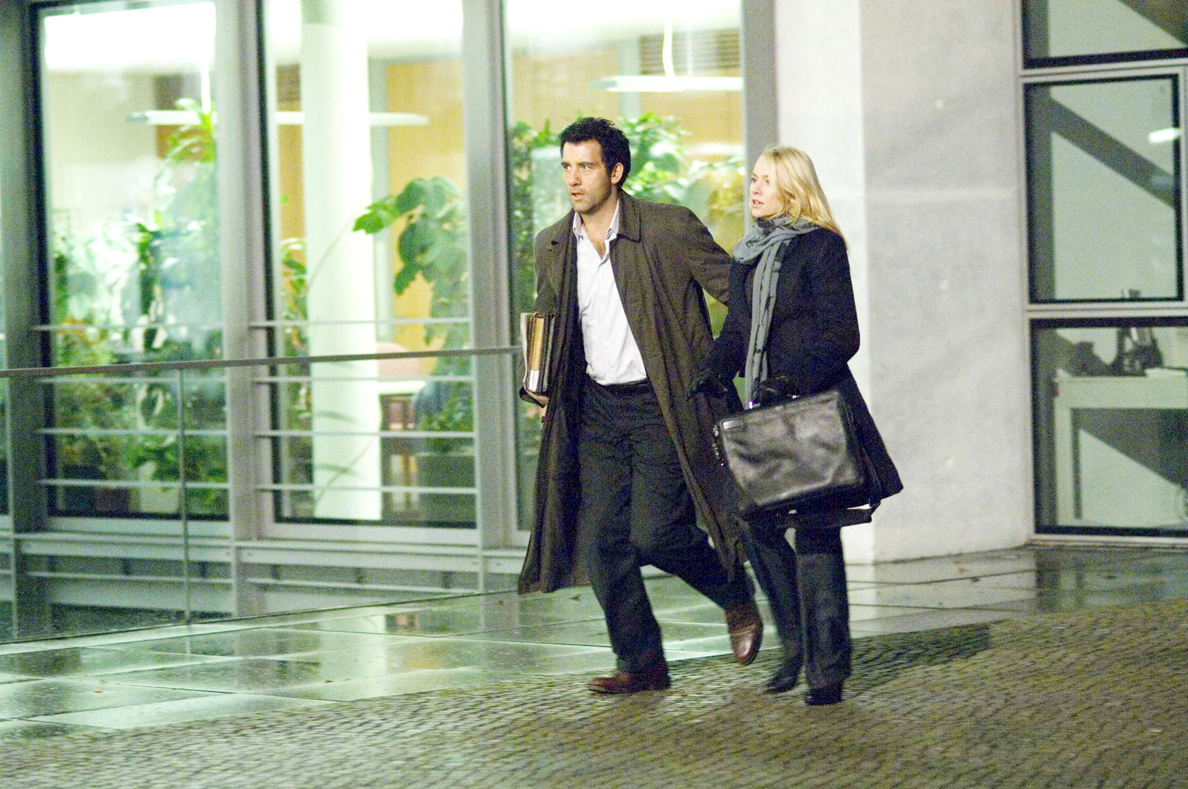 Clive Owen stars as Louis Salinger and Naomi Watts stars as Eleanor Whitman in Columbia Pictures' The International (2009). Photo credit by Jay Maidment.