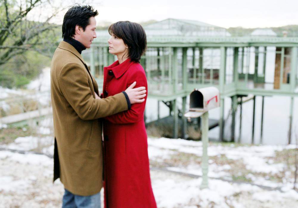 Keanu Reeves and Sandra Bullock in Warner Bros' The Lake House (2006)