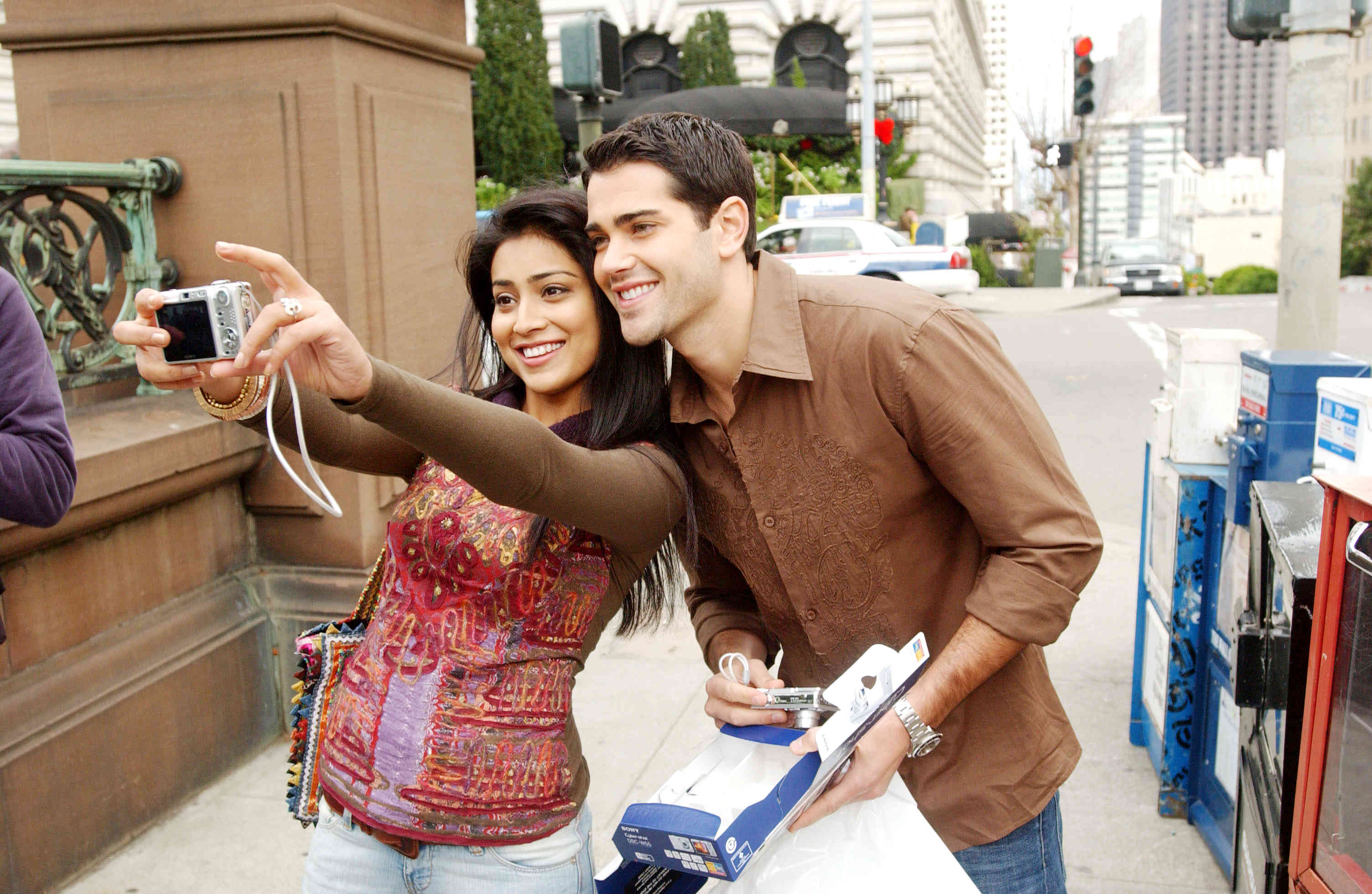 Shriya Saran and Jesse Metcalfe in MGM's The Other End of the Line (2008)