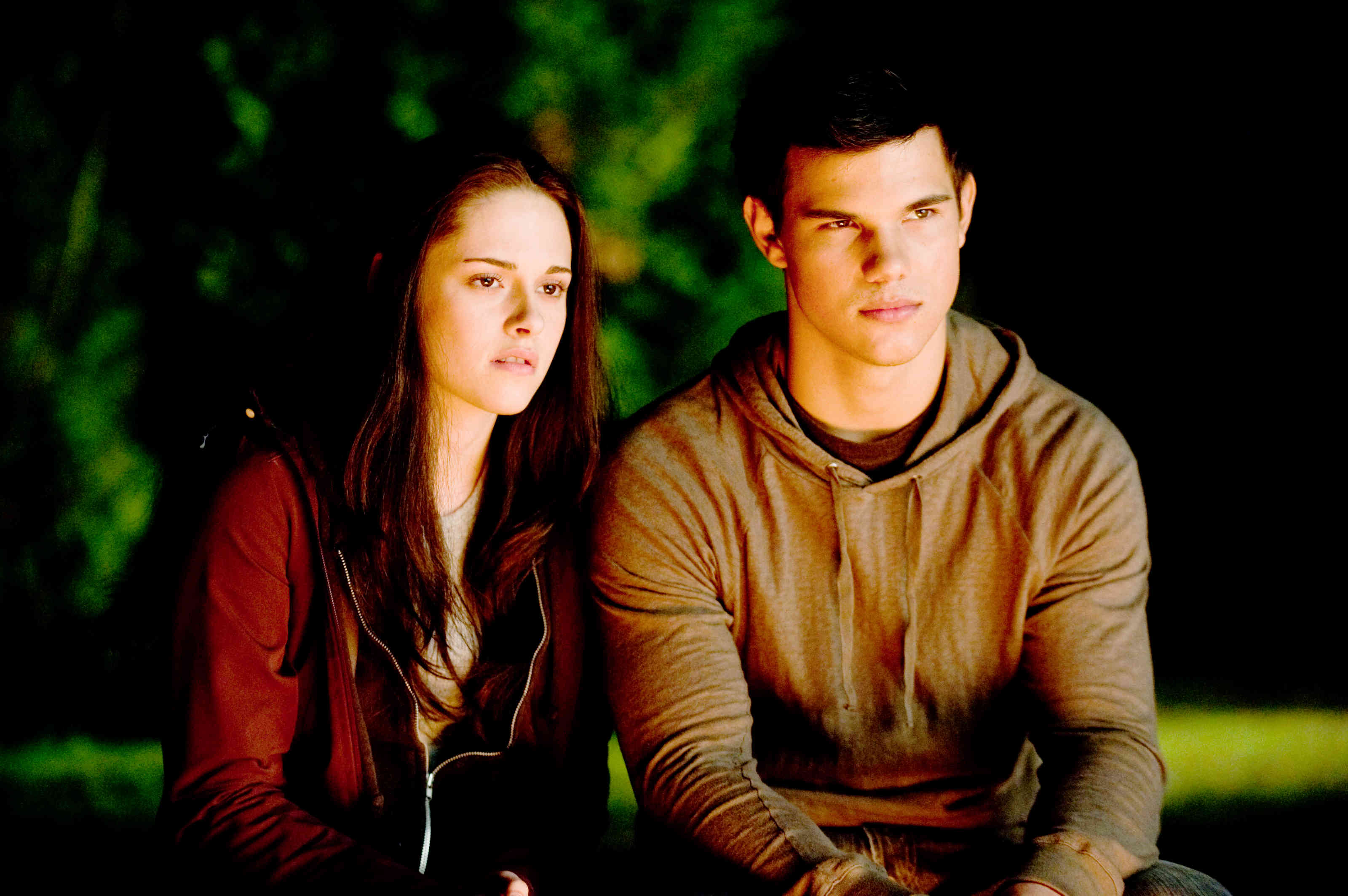 Kristen Stewart stars as Bella Swan and Taylor Lautner stars as Jacob Black in Summit Entertainment's The Twilight Saga's Eclipse (2010)