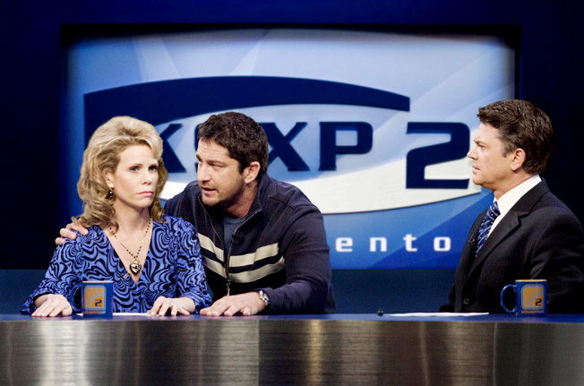 Cheryl Hines, Gerard Butler and John Michael Higgins in Columbia Pictures' The Ugly Truth (2009)