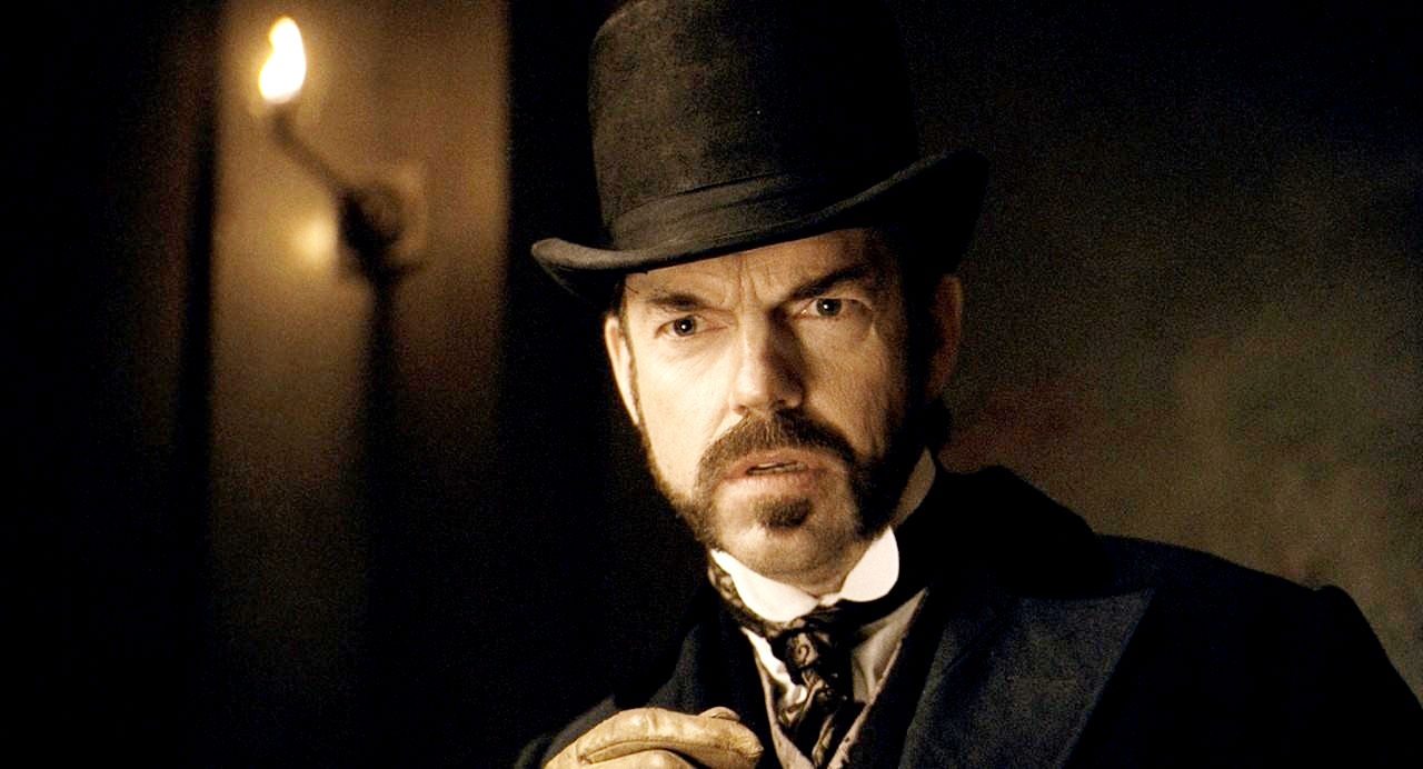 Hugo Weaving stars as Det. Aberline in Universal Pictures' The Wolfman (2009)