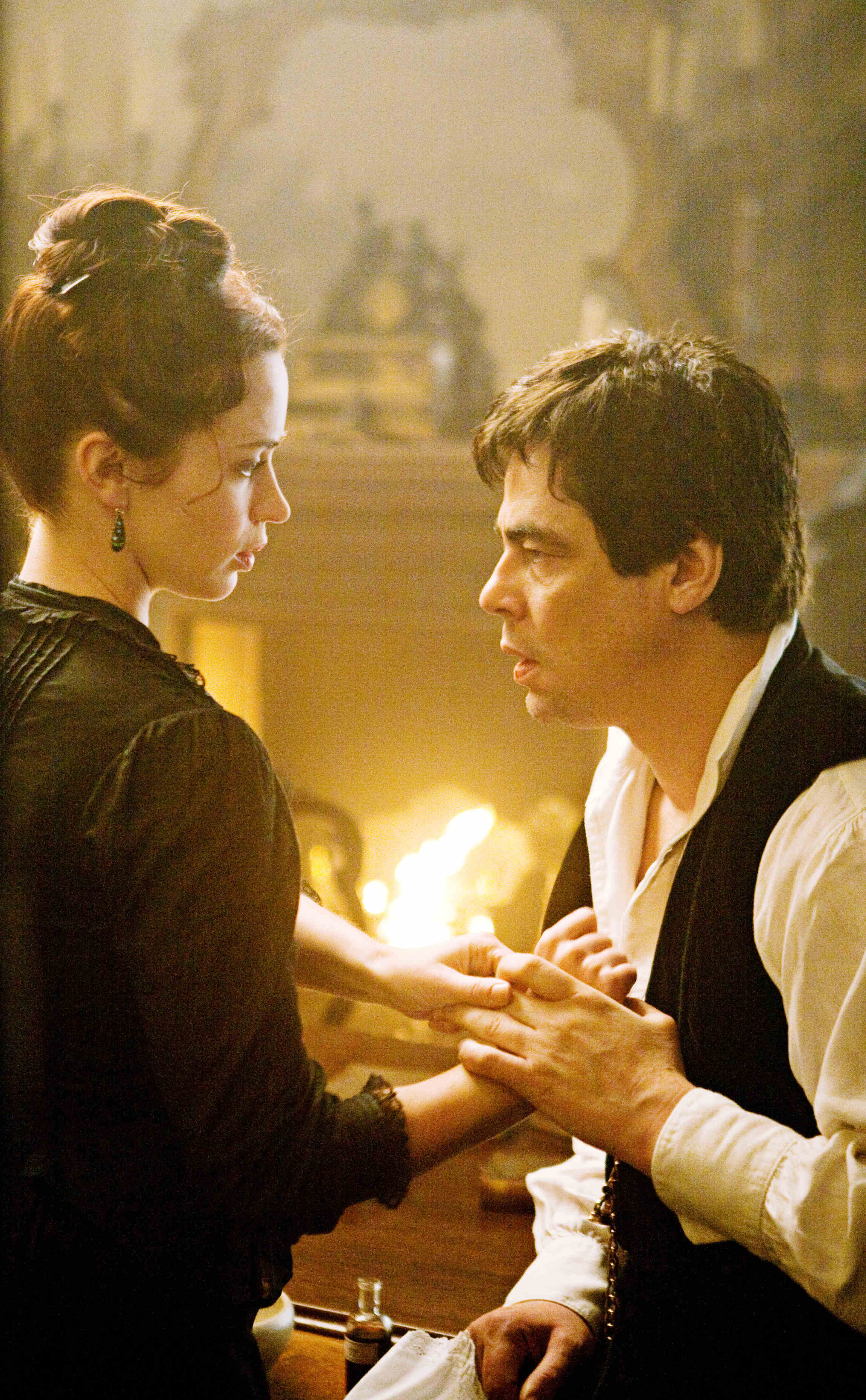 Emily Blunt stars as Gwen Conliffe and Benicio Del Toro stars as Lawrence Talbot in Universal Pictures' The Wolfman (2009)