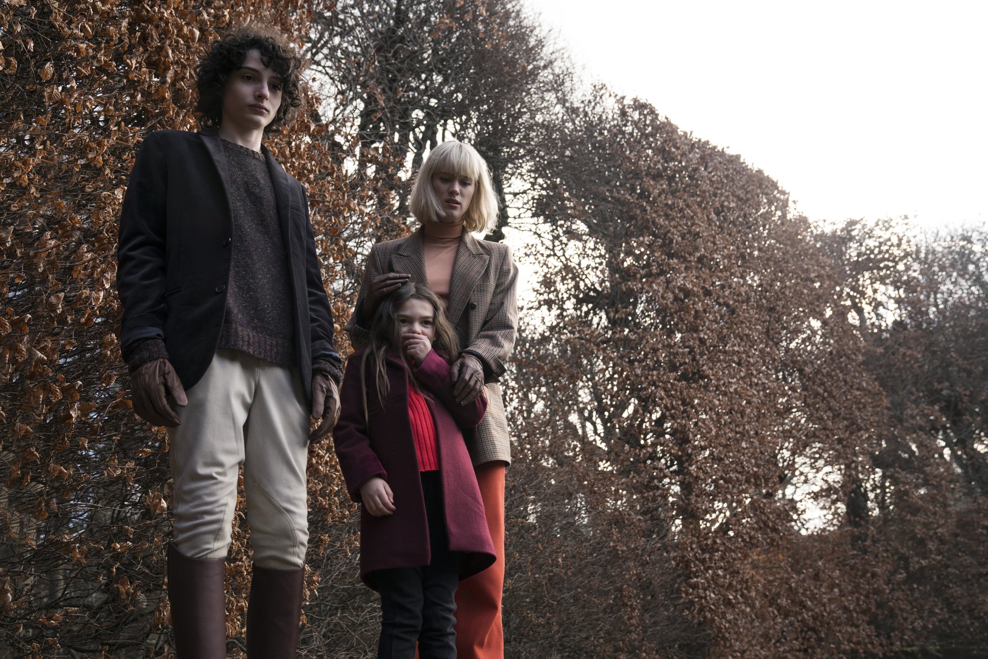 Finn Wolfhard, Brooklynn Prince and Mackenzie Davis in Universal Pictures' The Turning (2020)