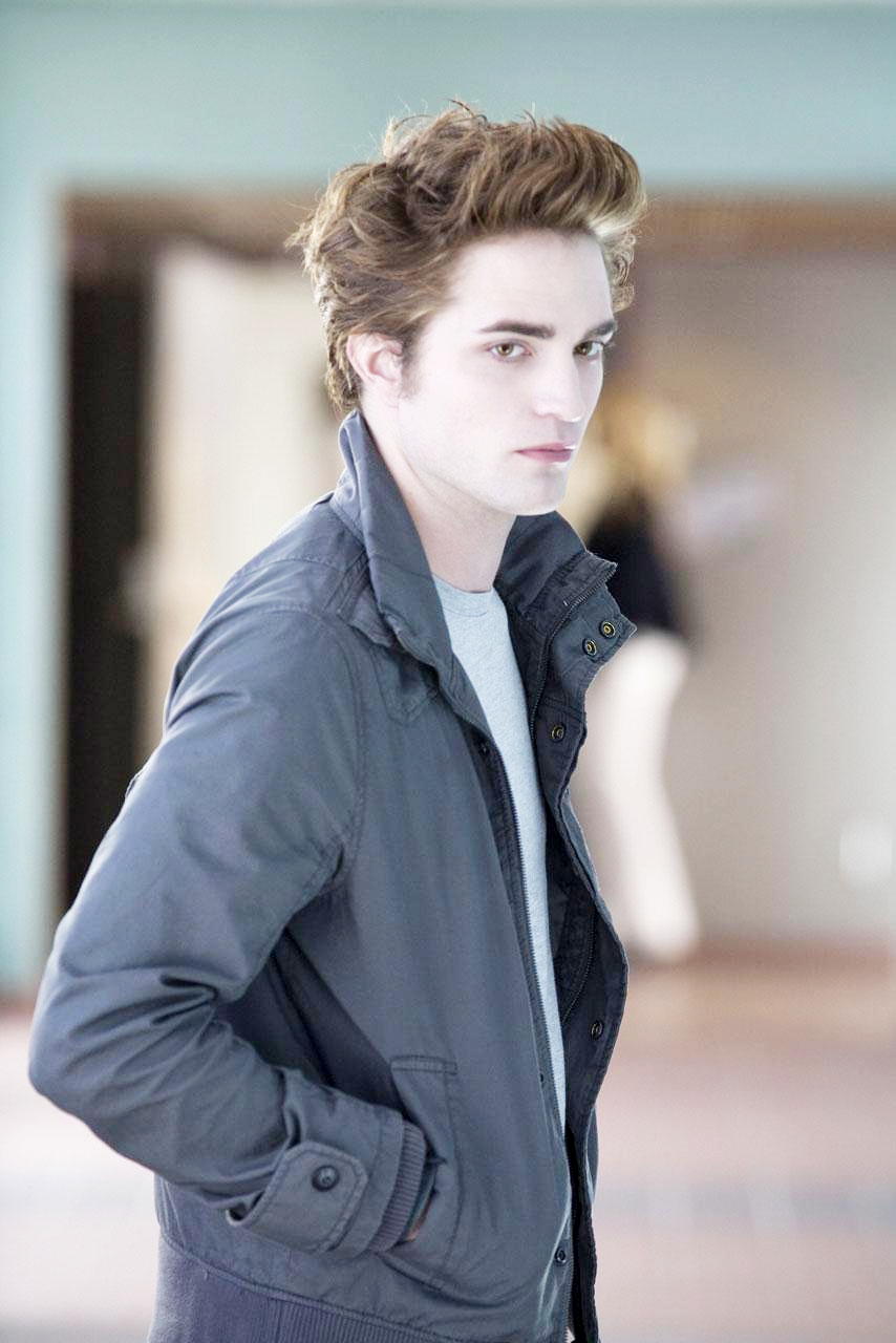 Robert Pattinson stars as Edward Cullen in Summit Entertainment's Twilight (2008)