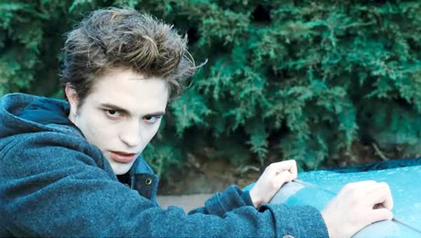 Robert Pattinson stars as Edward Cullen in Summit Entertainment's Twilight (2008)