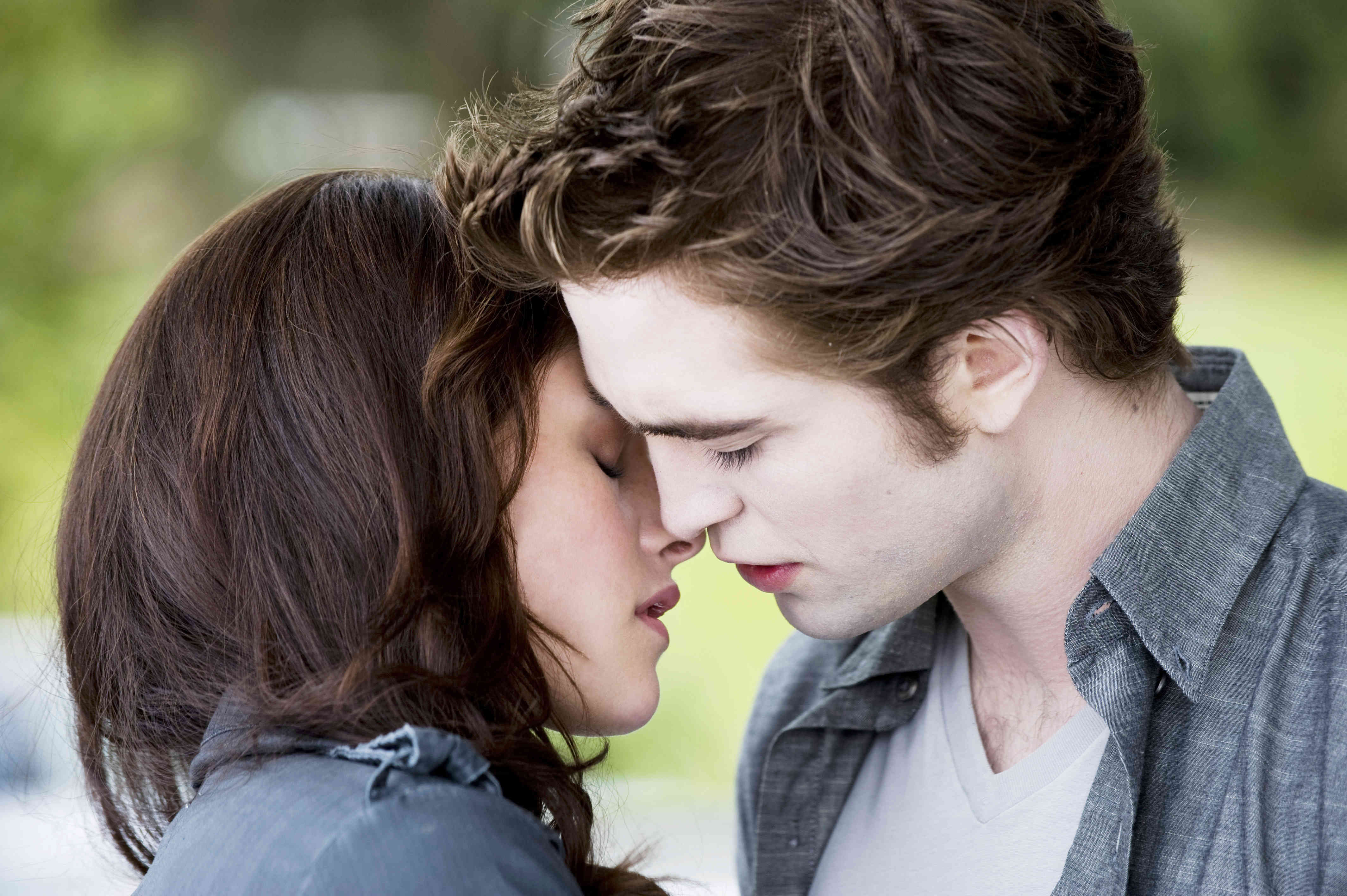 Kristen Stewart stars as Bella Swan and Robert Pattinson stars as Edward Cullen in Summit Entertainment's The Twilight Saga's New Moon (2009)