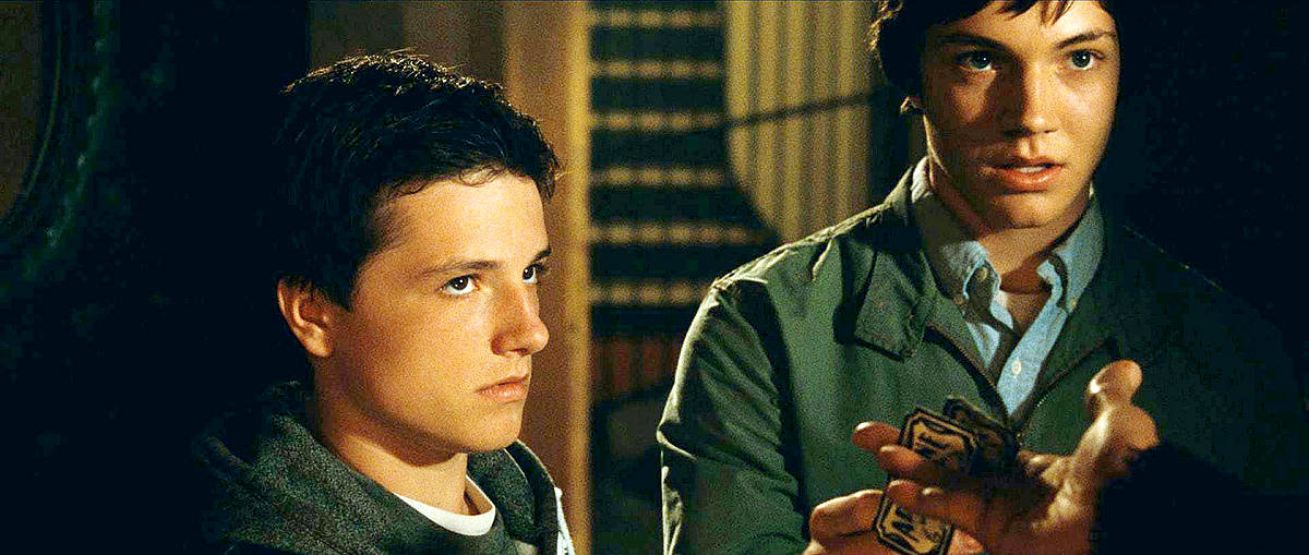 Josh Hutcherson stars as Steve and Chris Massoglia stars as Darren Shan in Universal Pictures' The Vampire's Assistant (2009)