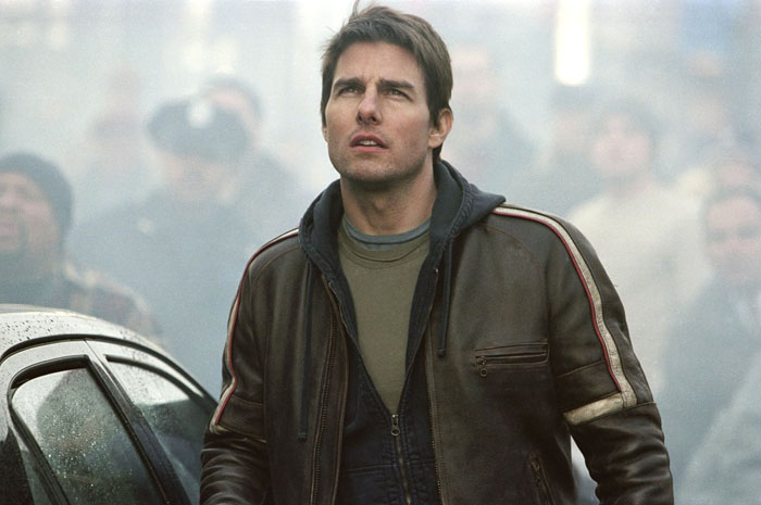 Tom Cruise as Ray Ferrier in Paramount Pictures' War of the World (2005)