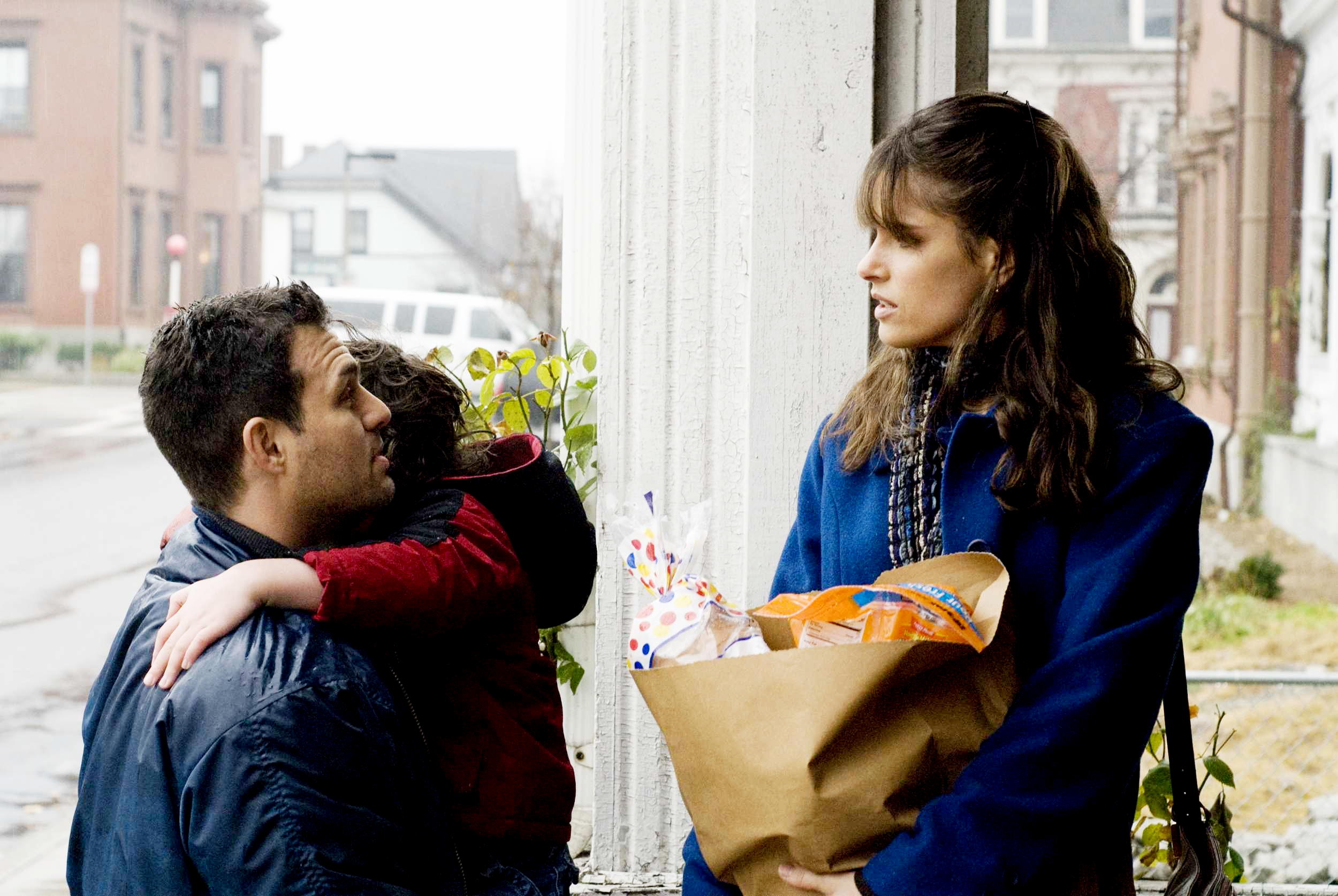Mark Ruffalo stars as Brian and Amanda Peet stars as Stacy in Yari Film Group's What Doesn't Kill You (2009)