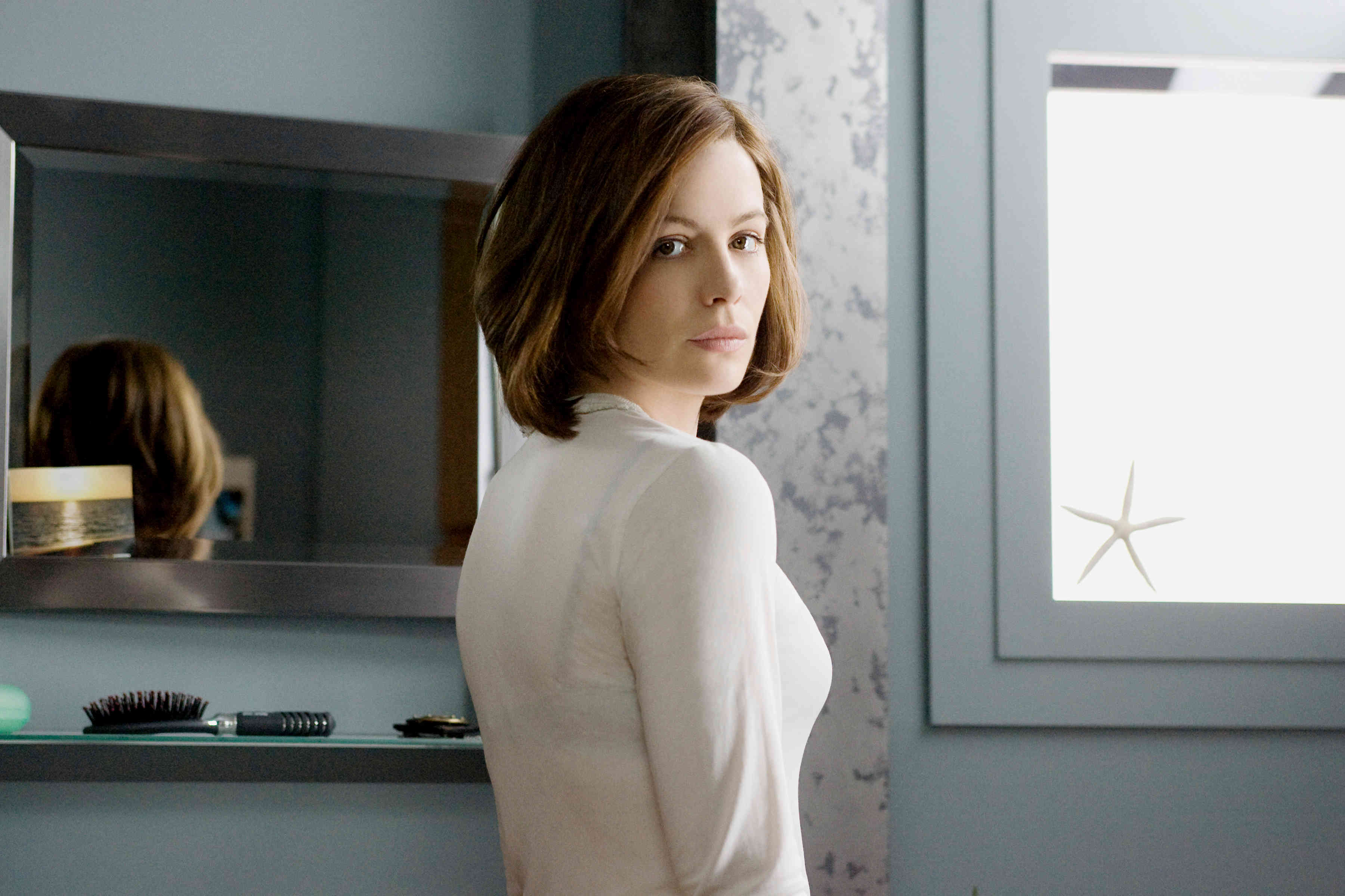 Kate Beckinsale stars as Carrie Stetko in Warner Bros. Pictures' Whiteout (2009)