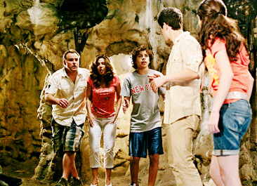 David DeLuise, Maria Canals Barrera, Jake T. Austin, David Henrie and Selena Gomez in Disney Channel's Wizards of Waverly Place: The Movie (2009)