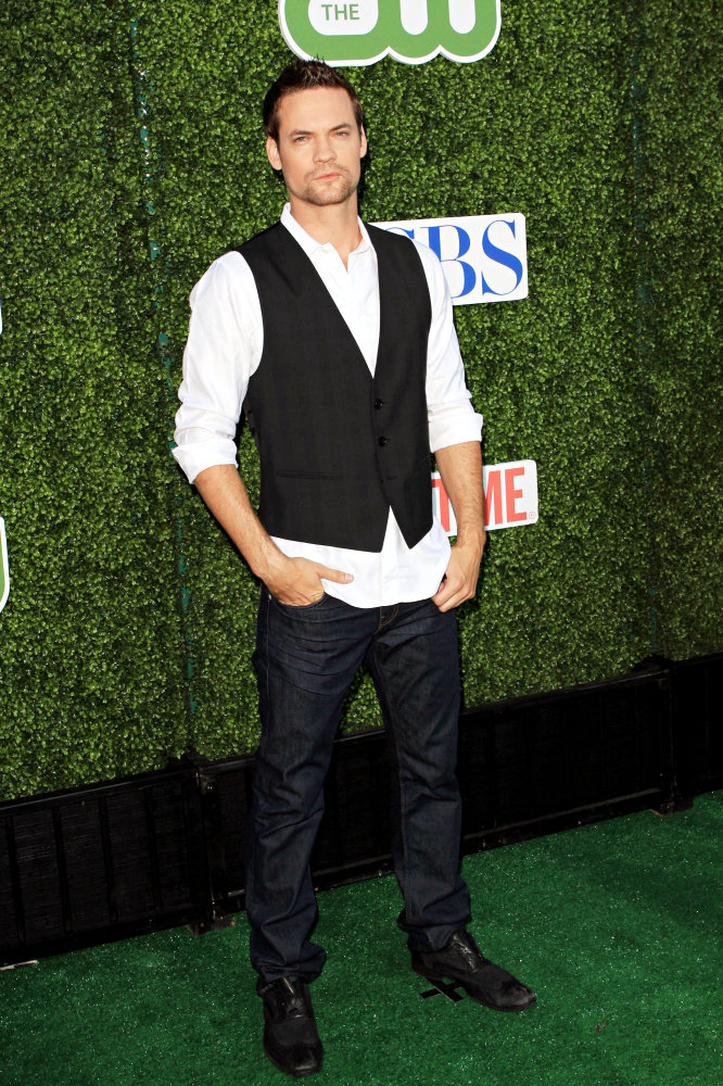 shane west sued after crashing onto another car
