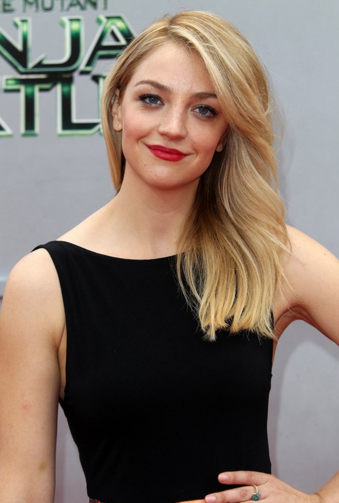 Abby Elliott Net Worth
