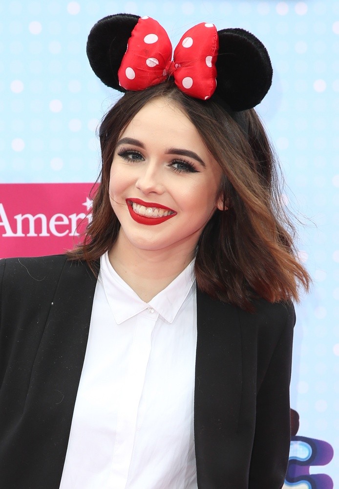 who is acacia brinley clark dating Hi i'm acacia brinley clark i'm a female obviously i'm 15 years old and i am currently single my last boyfriend was the youtuber sam pottorff, he was an amazing boyfriend i was. who is acacia brinley clark dating Hi i'm acacia brinley clark i'm a female obviously i'm 15 years old and i am currently single my last boyfriend was the youtuber sam pottorff, he was an amazing boyfriend i was.