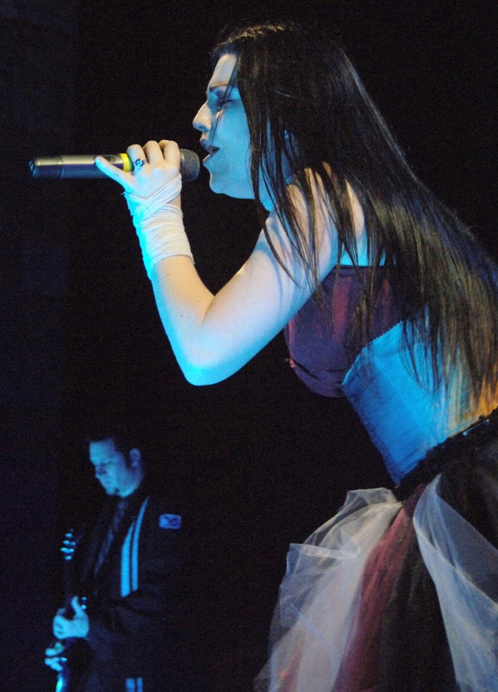 Amy Lee Performing Live in Concert at Santa Barbara Bowl