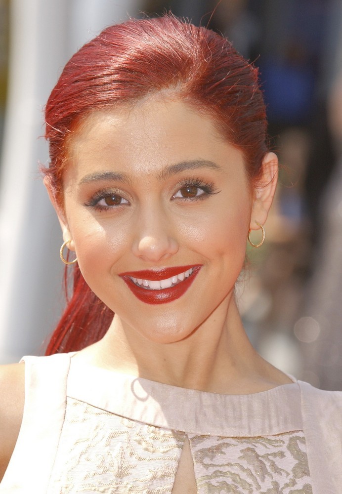 Ariana Grande 2011 Primetime Creative Arts Emmy Awards Arrivals