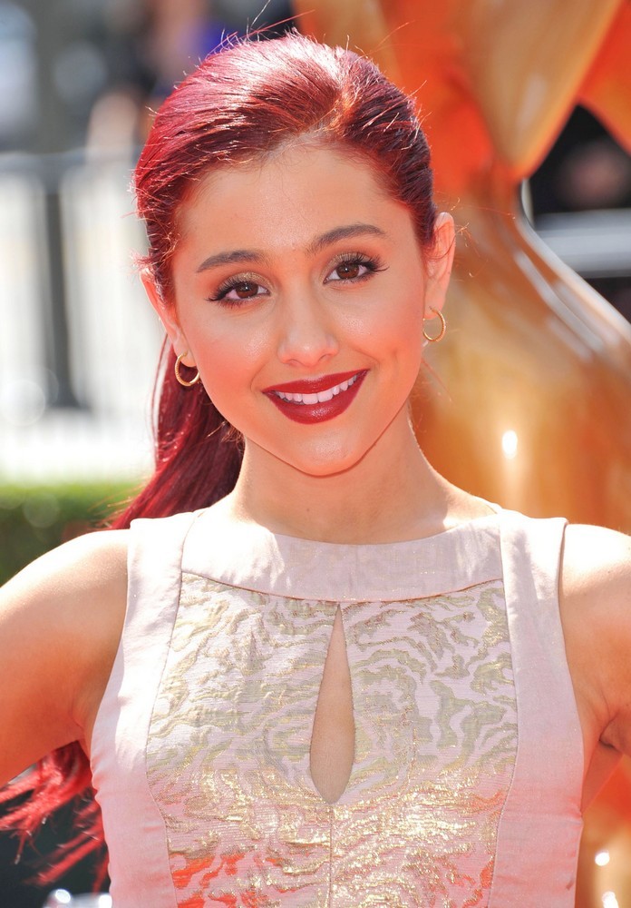 Ariana Grande 2011 Primetime Creative Arts Emmy Awards Arrivals