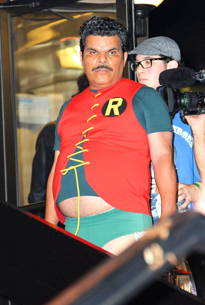 New On-Set Pics of 'Arthur': Russell Brand and Luis Guzman Are Batman