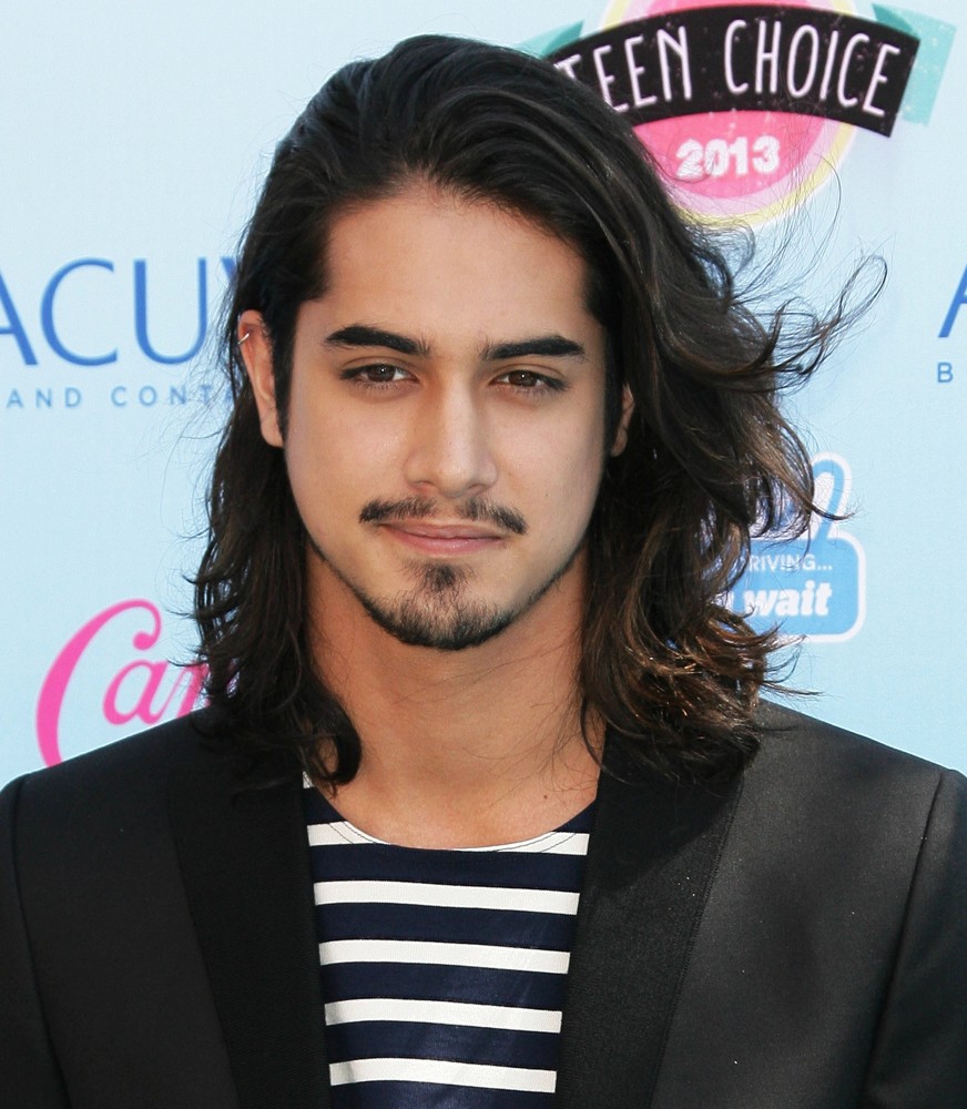 avan-jogia-2013-teen-choice-awards-01.jp