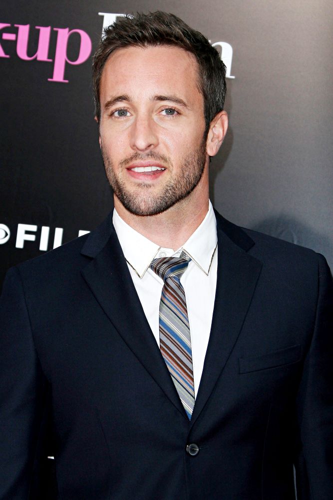 Alex O Loughlin - Wallpapers