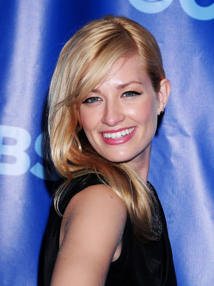Beth Behrs - Images Gallery