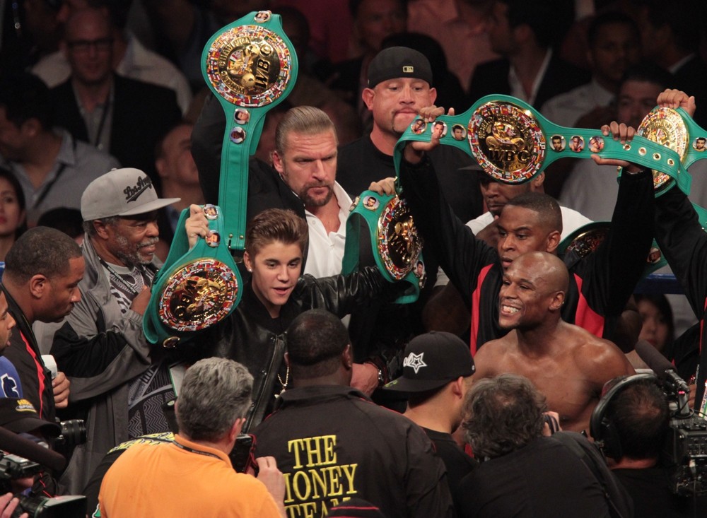 bieber-triple-h-mayweather-jr-fight-floyd-mayweather-jr-vs-miguel-cotto-01.jpg