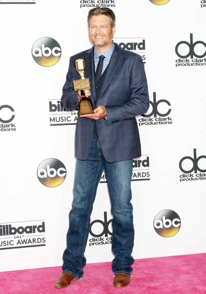 blake shelton awards blake shelton picture 133 2017 billboard music awards blake shelton awards blake shelton picture 133 2017 billboard music awards