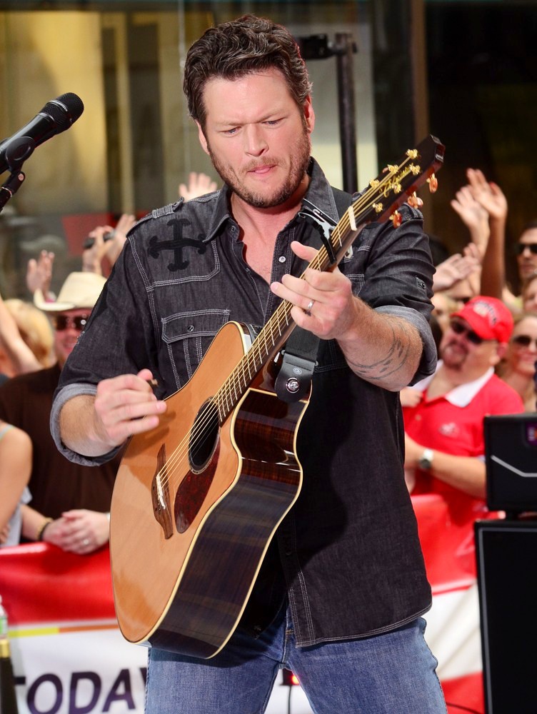 Blake Shelton Picture 30 Blake Shelton Performing Live as Part of The