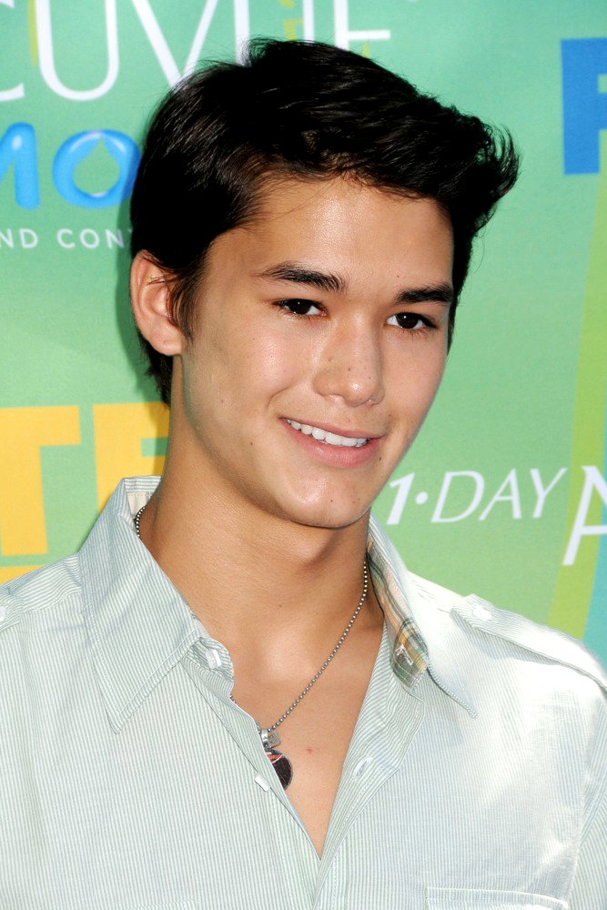 Booboo Stewart - Picture Hot