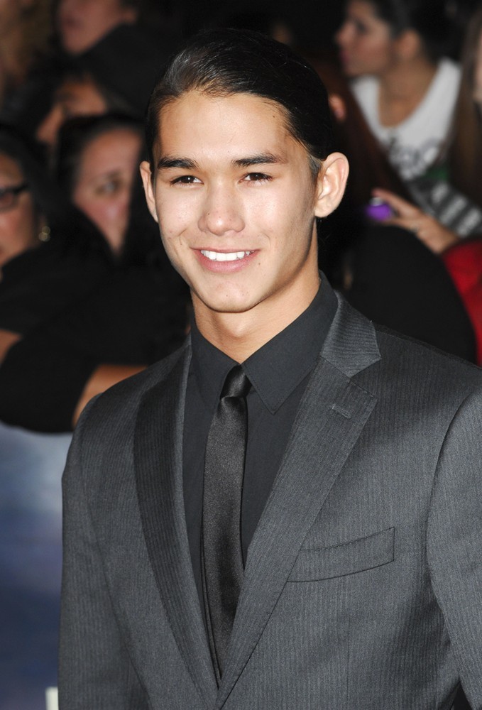 cast of breaking dawn part 1 booboo stewart