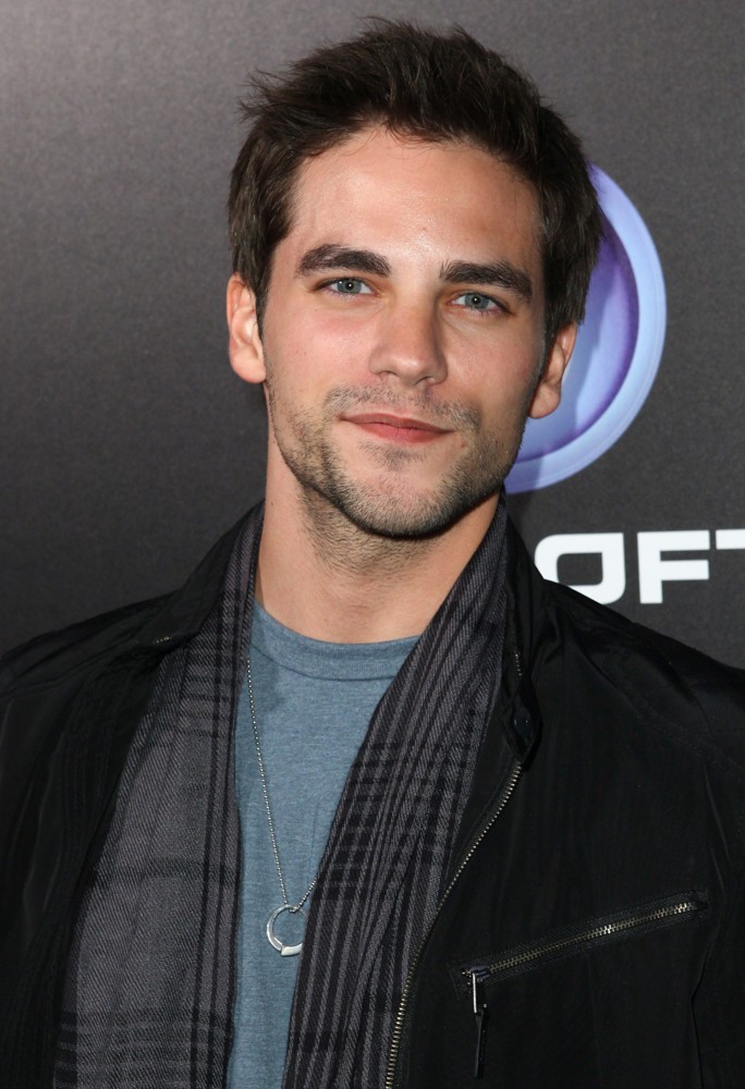 Brant Daugherty - Picture Colection