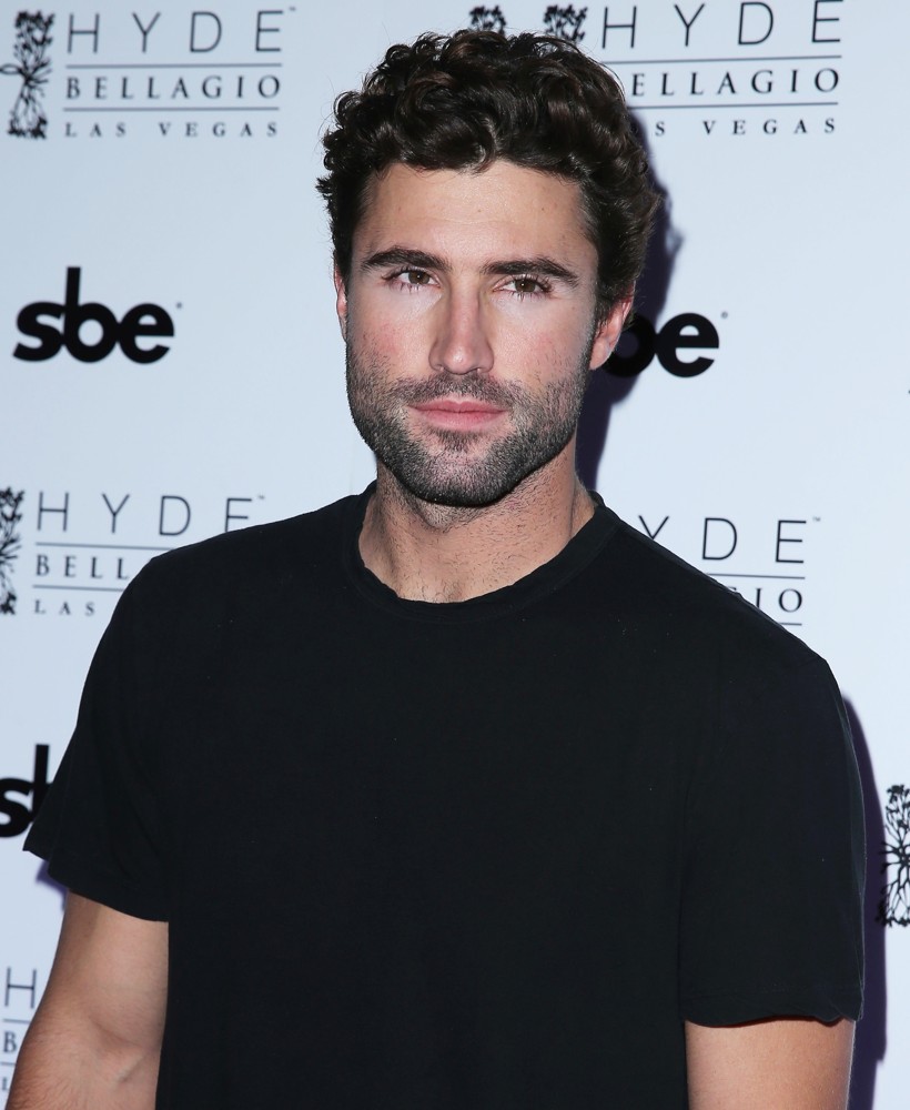 http://www.aceshowbiz.com/images/wennpic/brody-jenner-hosts-wild-bash-02.jpg