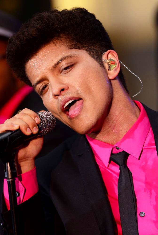 bruno mars pictures. Bruno Mars