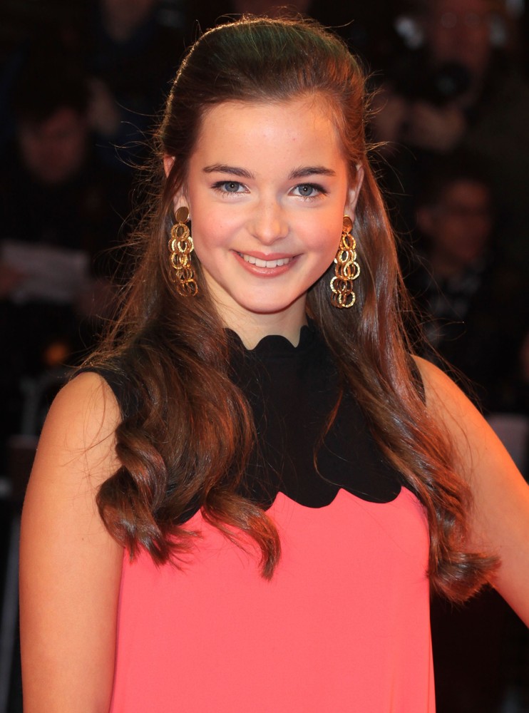 Celine Buckens Picture 6 War Horse UK Film Premiere Arrivals