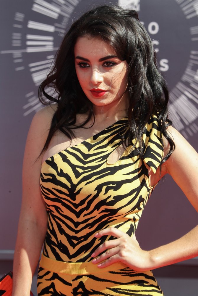 Charli XCX Picture 24 - 2014 MTV Video Music Awards - Arrivals