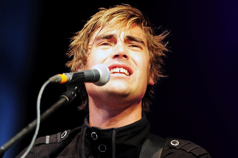 Charlie Simpson Picture 2 V Festival Day Two 1000x665