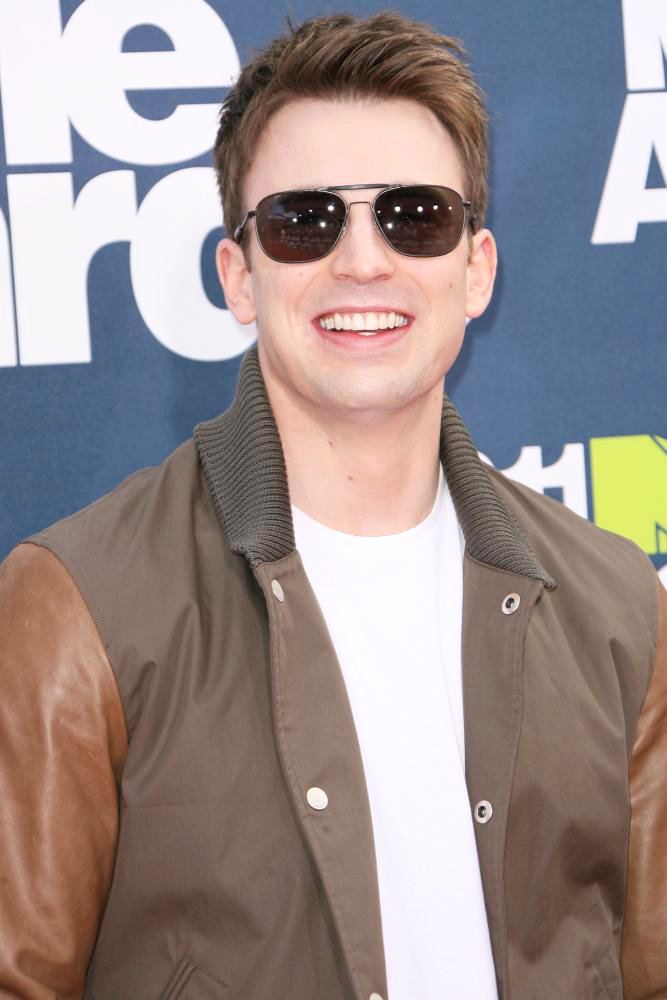 Chris Evans 2011 MTV Movie Awards Arrivals