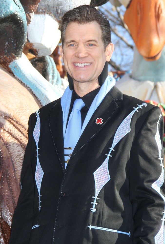 Chris Isaak Picture 21 - 86th Annual Macy's Thanksgiving Day Parade