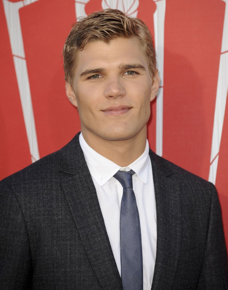 Chris Zylka - Photo Gallery