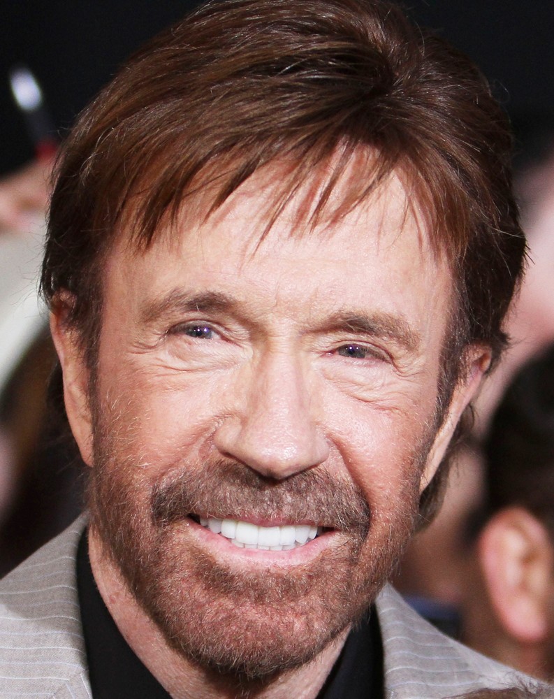 chuck-norris-premiere-the-expendables-2-