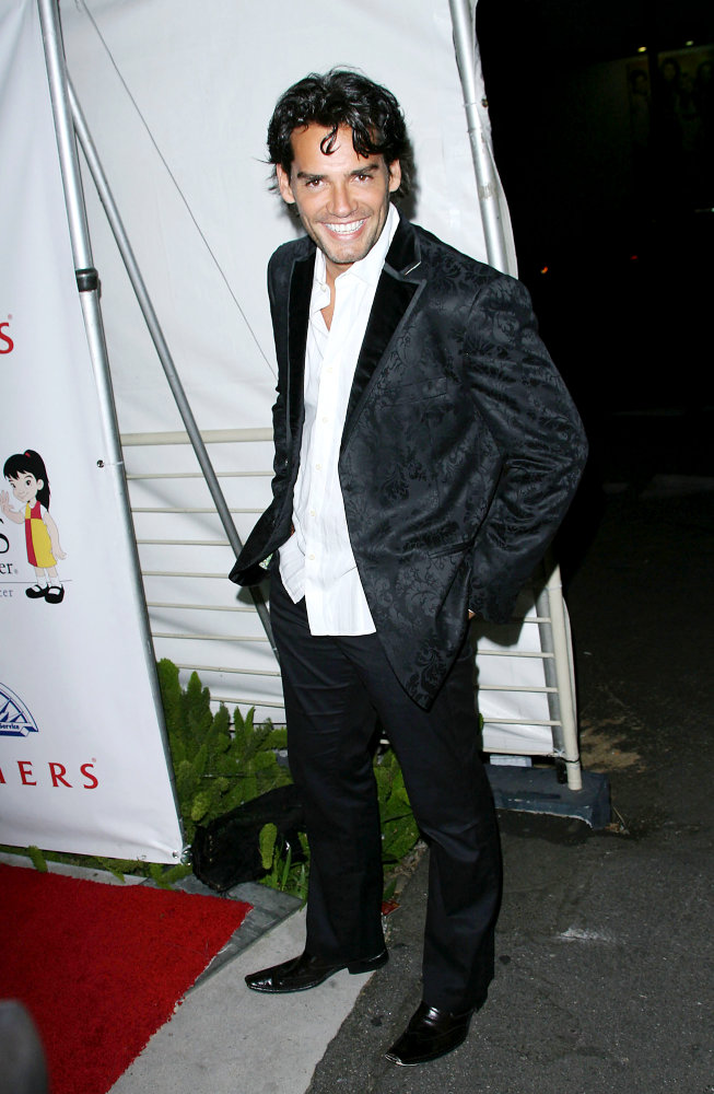 Padres Contra El Cancer's 25th Anniversary Gala - Arrivals
