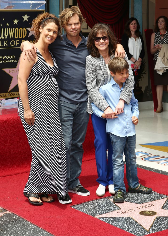 http://www.aceshowbiz.com/images/wennpic/craig-field-sally-field-walk-of-fame-01.jpg