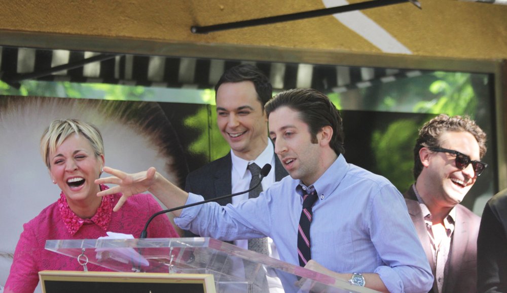 [Image: cuoco-parsons-helberg-galecki-kaley-cuoc...ame-02.jpg]