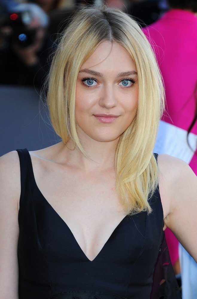 Dakota Fanning Picture 115 - Paris Fashion Week Womenswear Spring ... Dakota Fanning