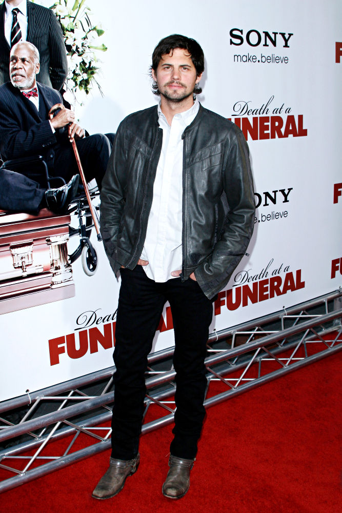 Kristoffer Polaha